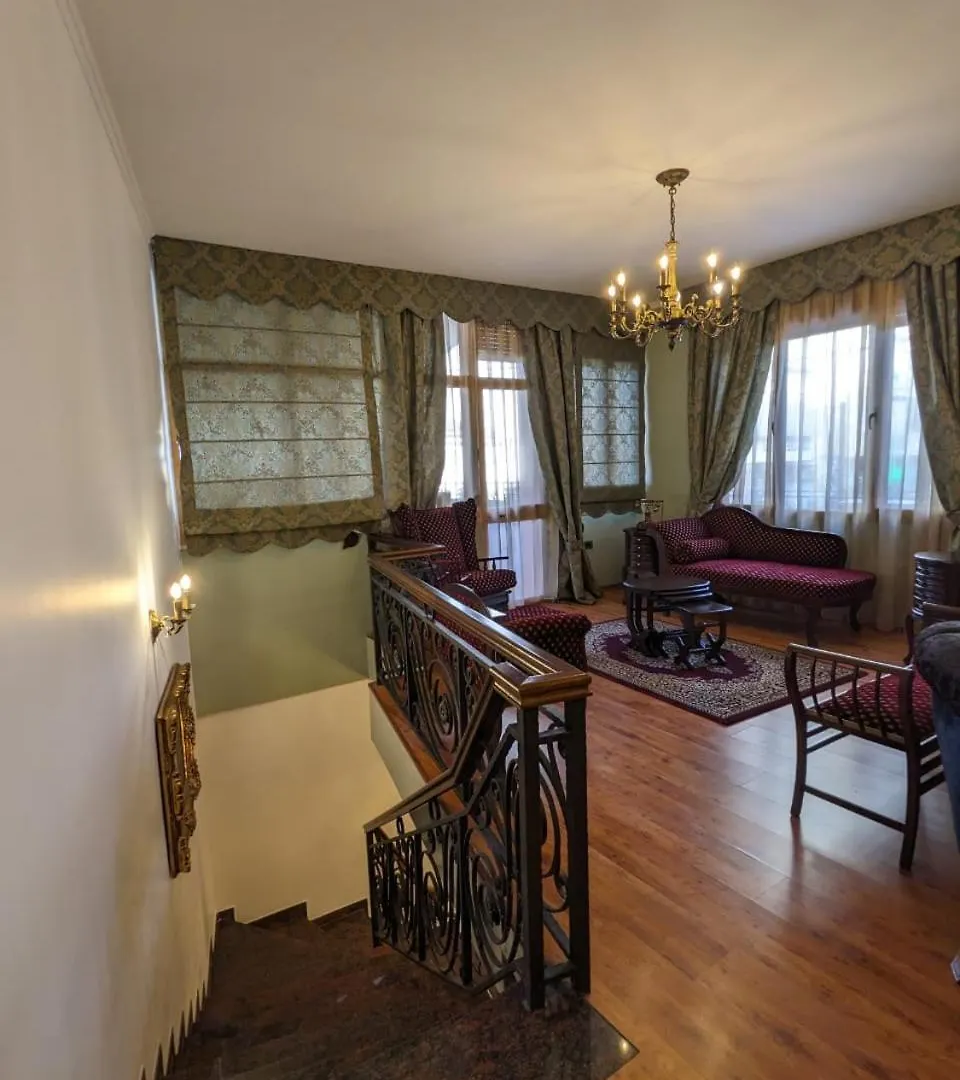 Villa Classic Villa-Spacious City Center Free Parking Tiran