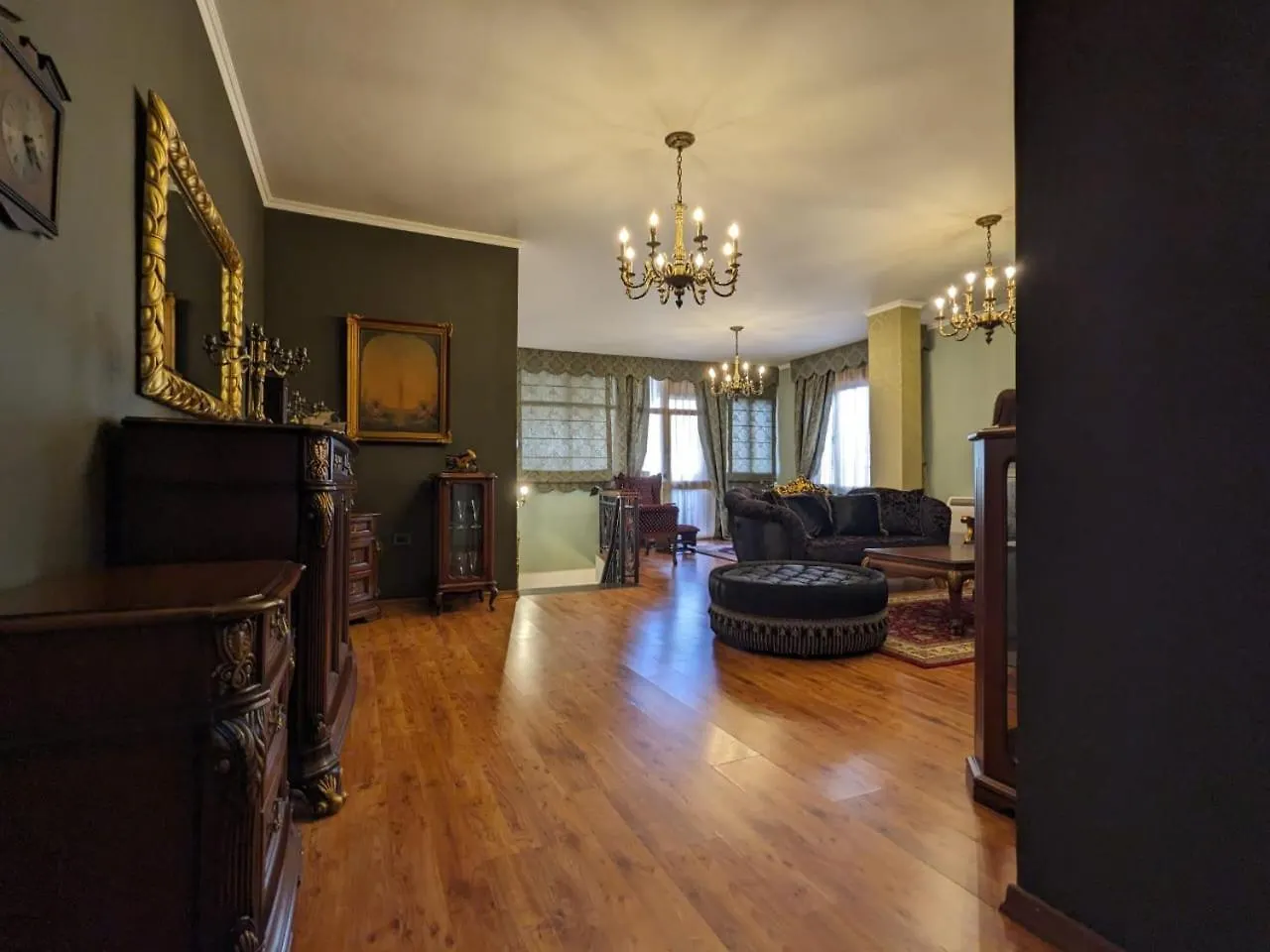 Classic Villa-Spacious City Center Free Parking Tiran Villa